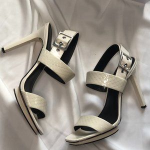 Calvin Klein Valoma Sandal heel.